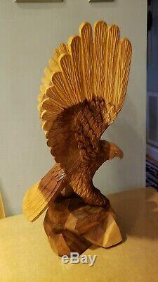 17 Inch tall Eagle Hand Carved Wood Sculpture Cabin Decor excellent condition
