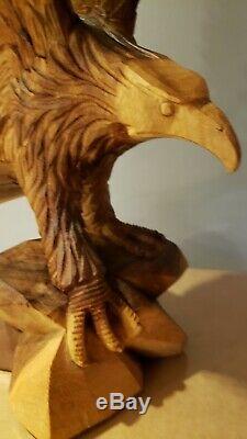 17 Inch tall Eagle Hand Carved Wood Sculpture Cabin Decor excellent condition