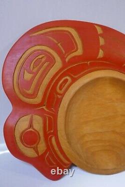 1991 Nisga'a Native George McKay Hand Carved Cedar Eagle Designed Shallow Tray