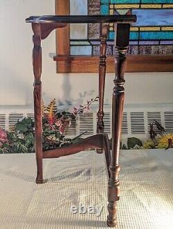 Antique Eagle Table Hand Carved Accent Parlor 3 Leg Dark Wood Walnut Spindle