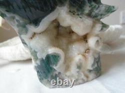 Beautiful quality Moss Agate hand carved eagle head with druzy, 734 grms 120 mm
