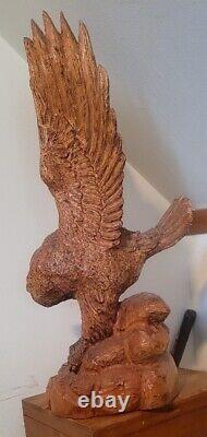 VINTAGE AMERICAN HAND CARVED WOOD EAGLE By man in NJ 54 years young