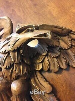 VINTAGE HAND CARVED WOOD FOLK ART EAGLE FIGURE Wall PLAQUE Made In Italy 18
