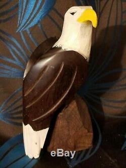 Vintage Folk Art Beautifully Hand Carved Painted Wood Bald Eagle EUC 12 Z22