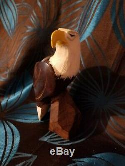 Vintage Folk Art Beautifully Hand Carved Painted Wood Bald Eagle EUC 12 Z22