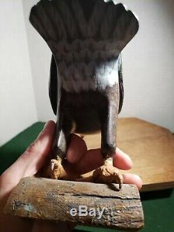 Vintage Hand Carved Wooden Bald Eagle Art Sculpture Stunning. Perfect Condition